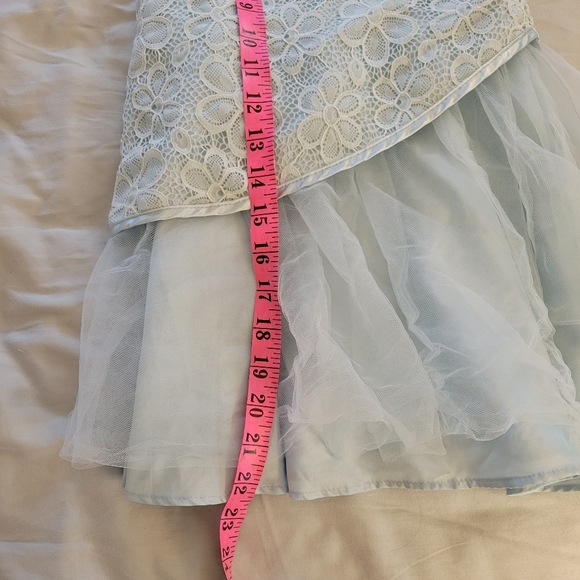 Lace dress kids size 4 - Picture 3 of 3